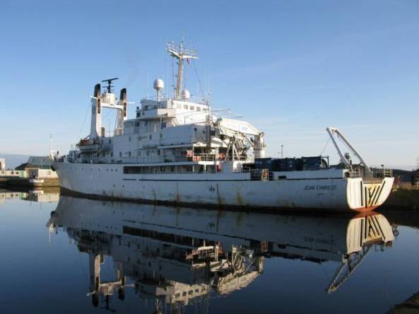 Tàu Jean Charcot