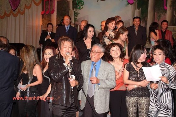 Đêm vinh danh nhạc sĩ Lê Văn Thiện thật cảm động với sự hiện diện của các ca nhạc sĩ kỳ cựu tham dự như Anh Bằng, Huỳnh Anh, Vũ Thành An, Thanh Thúy, Thanh Châu, tài tử Trần Quang, Lệ Thu, Duy Quang, Phương Hồng Quế, Thanh Lan, Nam Lộc, Linh Phương, Kỳ Phát, Trúc Mai, Phương Dung, Hương Lan, Việt Dzũng, Thanh Mai, Quang Lê, Carol Kim, Ngọc Hiếu, Trường Hải, Kim Tuyến, Tâm Đan, Trang Thanh Lan, Trúc Hồ, Quốc Anh..