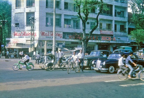 Tiệm kem Mai Hương góc Lê Lợi-Pasteur