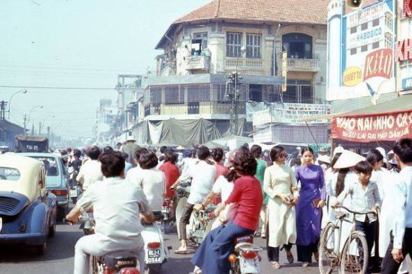 Trước chợ Bến Thành -1972