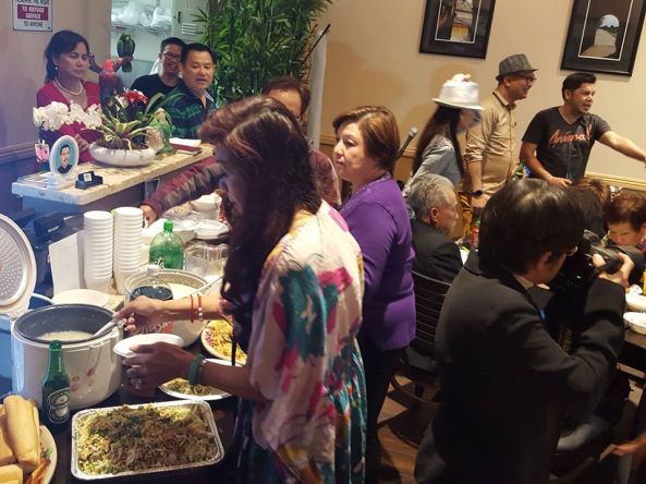 Hôm nay các món ăn do nhà hàng Hàng Me nấu, vừa giá cả bảo trợ nhẹ nhàng, vừa thật ngon, ai cũng khen.