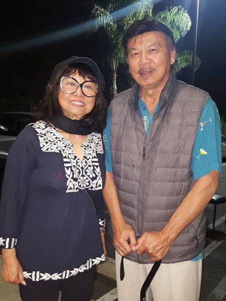 Để tạo phần thích thú, người viết cho chiếu một clip nhạc do Mỹ Hòa hát bài Dr Jivago mà nhạc sĩ Trường Hải đã soạn lời Việt cũng như thu vào hãng băng của anh những năm 1972-1973... Bên cạnh những âm thanh cũ xưa, mọi người còn được nhìn thấy một số hình ảnh của Mỹ Hòa cùng Uyên Ly, Kim Anh cái thời Ba Con Mèo đầu tiên làm mưa làm gió ở Saigon.