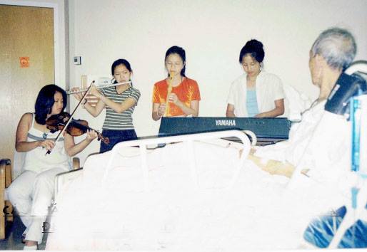 Các cháu nội phải hòa tấu liên tục ngày và đêm cho đến khi ông Nội lìa trần